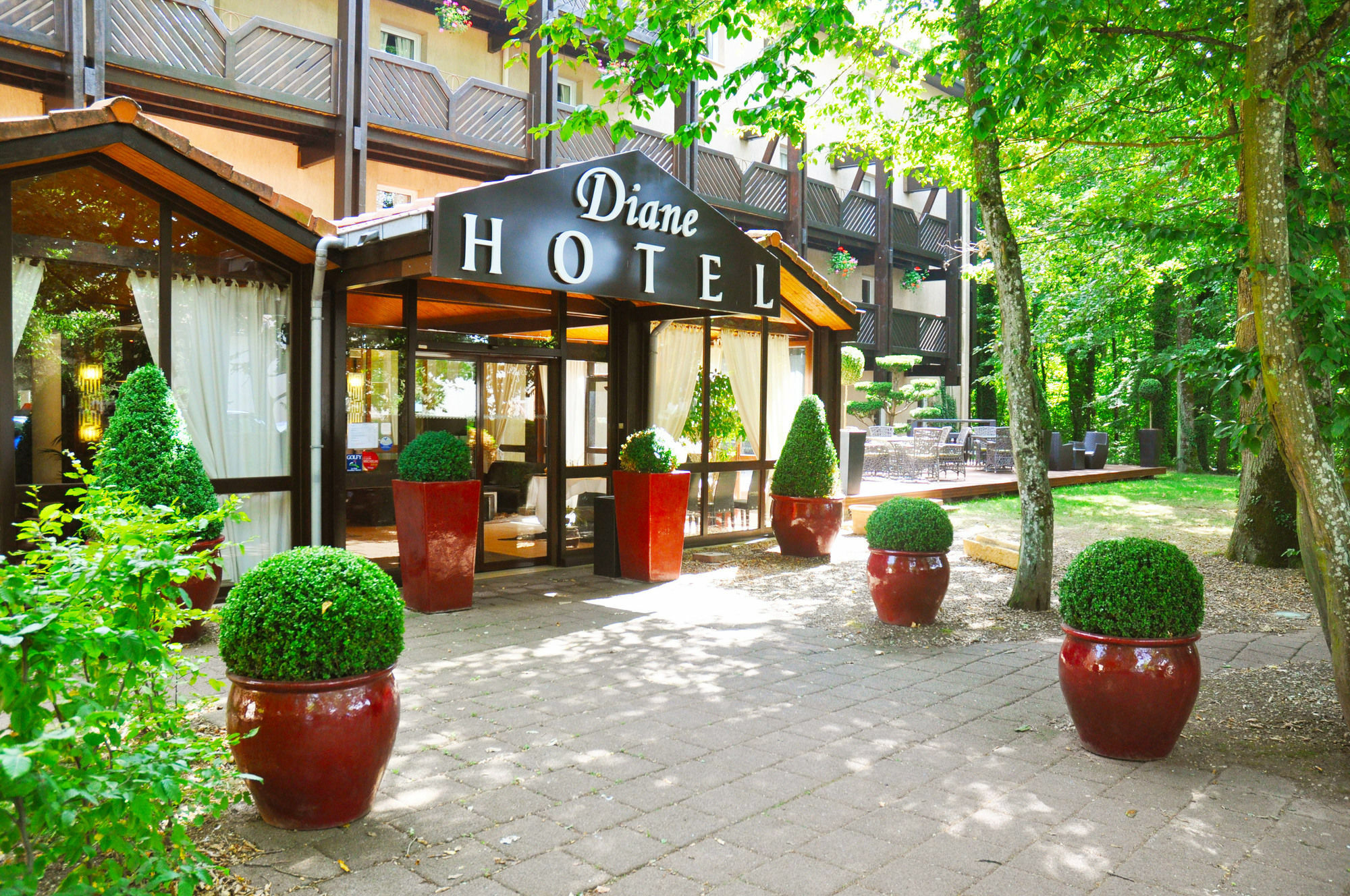 Logis Hôtel Diane Amnéville Exterior foto